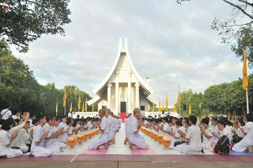 ภาพ No.27172:พิธีบรรพชาอุปสมบทหมู่นาคธรรมทายาทบูชาธรรมพระราชภาวนาจารย์เพื่อน้อมถวายเป็นพระราชกุศล