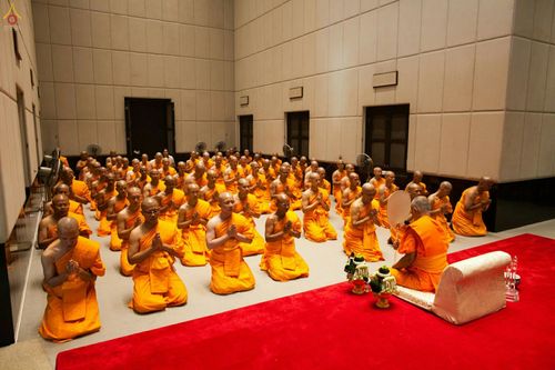 ภาพ No.27189:พิธีบรรพชาอุปสมบทหมู่นาคธรรมทายาทบูชาธรรมพระราชภาวนาจารย์เพื่อน้อมถวายเป็นพระราชกุศล