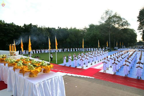 ภาพ No.27209:พิธีบรรพชาอุปสมบทหมู่นาคธรรมทายาทบูชาธรรมพระราชภาวนาจารย์เพื่อน้อมถวายเป็นพระราชกุศล