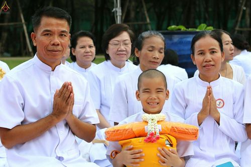 ภาพ No.27216:พิธีบรรพชาอุปสมบทหมู่นาคธรรมทายาทบูชาธรรมพระราชภาวนาจารย์เพื่อน้อมถวายเป็นพระราชกุศล