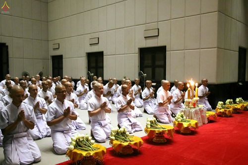 ภาพ No.27221:พิธีบรรพชาอุปสมบทหมู่นาคธรรมทายาทบูชาธรรมพระราชภาวนาจารย์เพื่อน้อมถวายเป็นพระราชกุศล