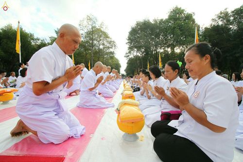 ภาพ No.27231:พิธีบรรพชาอุปสมบทหมู่นาคธรรมทายาทบูชาธรรมพระราชภาวนาจารย์เพื่อน้อมถวายเป็นพระราชกุศล