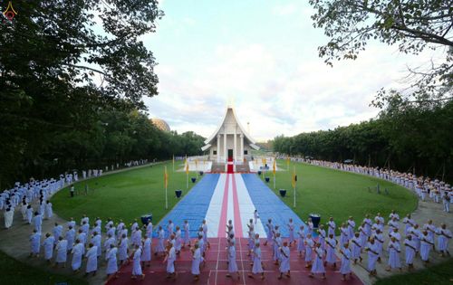 ภาพ No.27235:พิธีบรรพชาอุปสมบทหมู่นาคธรรมทายาทบูชาธรรมพระราชภาวนาจารย์เพื่อน้อมถวายเป็นพระราชกุศล