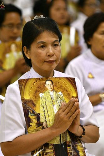 ภาพ No.27247:พิธีสวดพระพุทธมนต์ บำเพ็ญจิตภาวนาครบรอบปัญญาสมวาร (๕๐ วัน)