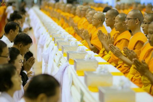 ภาพ No.27261:พิธีสวดพระพุทธมนต์ บำเพ็ญจิตภาวนาครบรอบปัญญาสมวาร (๕๐ วัน)