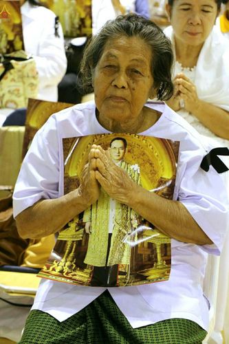 ภาพ No.27295:พิธีสวดพระพุทธมนต์ บำเพ็ญจิตภาวนาครบรอบปัญญาสมวาร (๕๐ วัน)