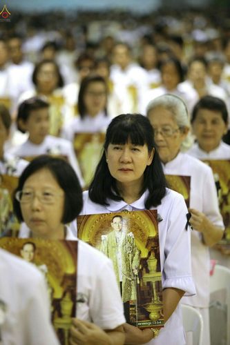 ภาพ No.27303:พิธีสวดพระพุทธมนต์ บำเพ็ญจิตภาวนาครบรอบปัญญาสมวาร (๕๐ วัน)