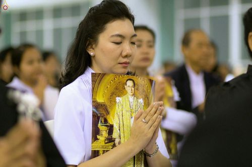 ภาพ No.27345:พิธีสวดพระพุทธมนต์ บำเพ็ญจิตภาวนาครบรอบปัญญาสมวาร (๕๐ วัน)