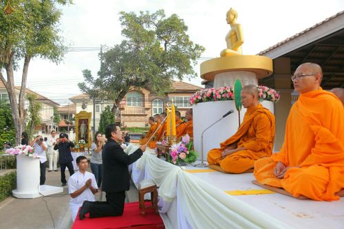 ภาพ No.27537:ประมวลภาพตักบาตรพระ 309 รูป ณ หมู่บ้านภัสสร 3 ต.คลองสาม อ.คลองหลวง จ.ปทุมธานี