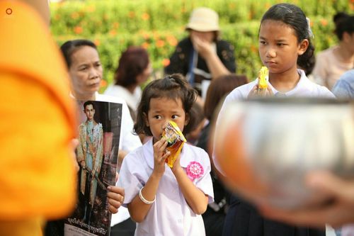 ภาพ No.27556:ประมวลภาพตักบาตรพระ 309 รูป ณ หมู่บ้านภัสสร 3 ต.คลองสาม อ.คลองหลวง จ.ปทุมธานี