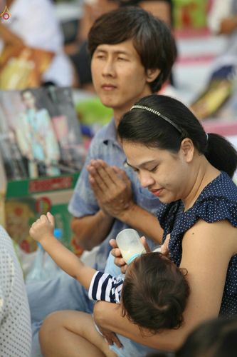 ภาพ No.27568:ประมวลภาพตักบาตรพระ 309 รูป ณ หมู่บ้านภัสสร 3 ต.คลองสาม อ.คลองหลวง จ.ปทุมธานี