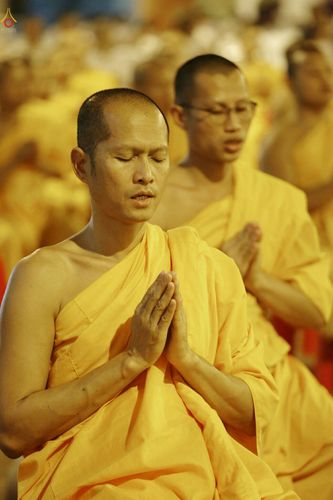 ภาพ No.27872:พิธีปิดแผ่นทองระฆังธรรม เข้าสู่ยุคชาวศิวิไลซ์และพิธีสวดธัมมจักกัปปวัตนสูตร