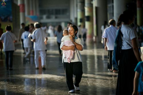 ภาพ No.27873:พิธีปิดแผ่นทองระฆังธรรม เข้าสู่ยุคชาวศิวิไลซ์และพิธีสวดธัมมจักกัปปวัตนสูตร