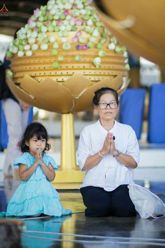 ภาพ No.27879:พิธีปิดแผ่นทองระฆังธรรม เข้าสู่ยุคชาวศิวิไลซ์และพิธีสวดธัมมจักกัปปวัตนสูตร