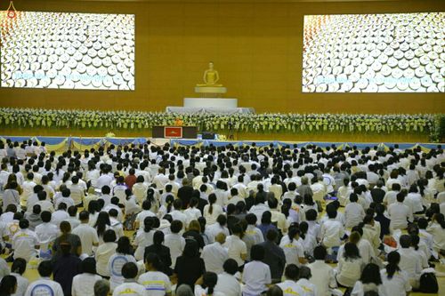 ภาพ No.27880:พิธีปิดแผ่นทองระฆังธรรม เข้าสู่ยุคชาวศิวิไลซ์และพิธีสวดธัมมจักกัปปวัตนสูตร