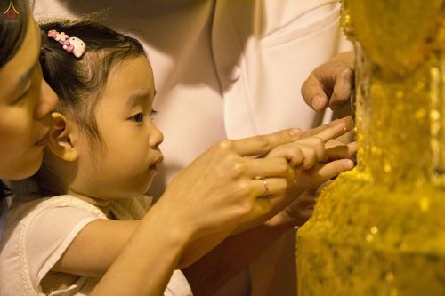 ภาพ No.27888:พิธีปิดแผ่นทองระฆังธรรม เข้าสู่ยุคชาวศิวิไลซ์และพิธีสวดธัมมจักกัปปวัตนสูตร