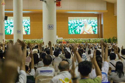 ภาพ No.27892:พิธีปิดแผ่นทองระฆังธรรม เข้าสู่ยุคชาวศิวิไลซ์และพิธีสวดธัมมจักกัปปวัตนสูตร