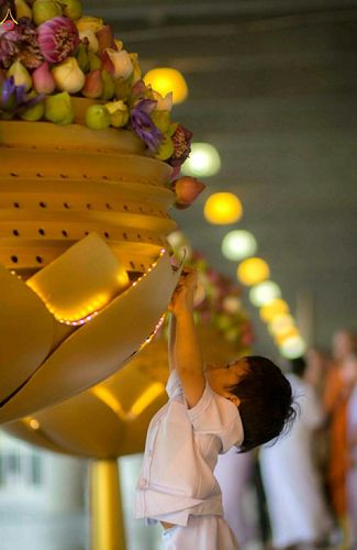 ภาพ No.27893:พิธีปิดแผ่นทองระฆังธรรม เข้าสู่ยุคชาวศิวิไลซ์และพิธีสวดธัมมจักกัปปวัตนสูตร