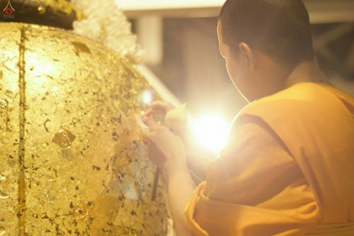 ภาพ No.27896:พิธีปิดแผ่นทองระฆังธรรม เข้าสู่ยุคชาวศิวิไลซ์และพิธีสวดธัมมจักกัปปวัตนสูตร