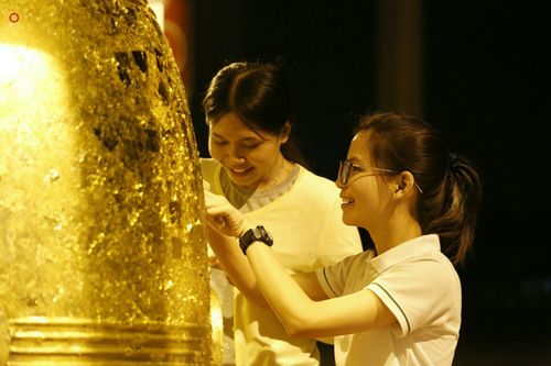 ภาพ No.27901:พิธีปิดแผ่นทองระฆังธรรม เข้าสู่ยุคชาวศิวิไลซ์และพิธีสวดธัมมจักกัปปวัตนสูตร