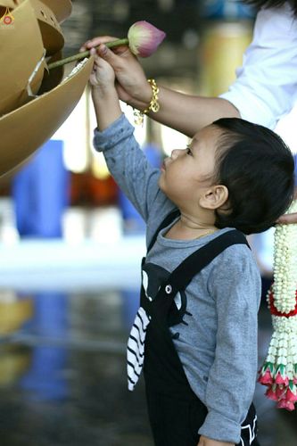 ภาพ No.27902:พิธีปิดแผ่นทองระฆังธรรม เข้าสู่ยุคชาวศิวิไลซ์และพิธีสวดธัมมจักกัปปวัตนสูตร