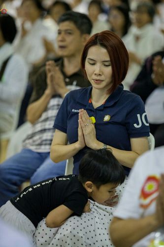 ภาพ No.27905:พิธีปิดแผ่นทองระฆังธรรม เข้าสู่ยุคชาวศิวิไลซ์และพิธีสวดธัมมจักกัปปวัตนสูตร