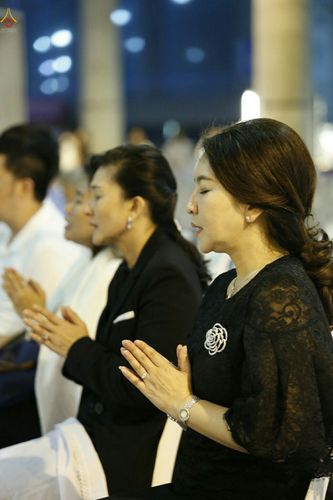 ภาพ No.27928:พิธีปิดแผ่นทองระฆังธรรม เข้าสู่ยุคชาวศิวิไลซ์และพิธีสวดธัมมจักกัปปวัตนสูตร