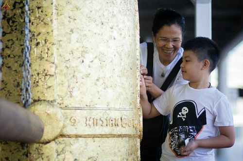 ภาพ No.27929:พิธีปิดแผ่นทองระฆังธรรม เข้าสู่ยุคชาวศิวิไลซ์และพิธีสวดธัมมจักกัปปวัตนสูตร