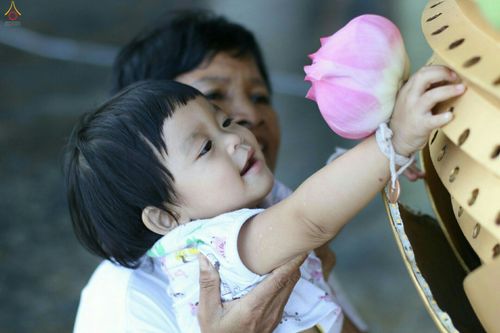 ภาพ No.27937:พิธีปิดแผ่นทองระฆังธรรม เข้าสู่ยุคชาวศิวิไลซ์และพิธีสวดธัมมจักกัปปวัตนสูตร