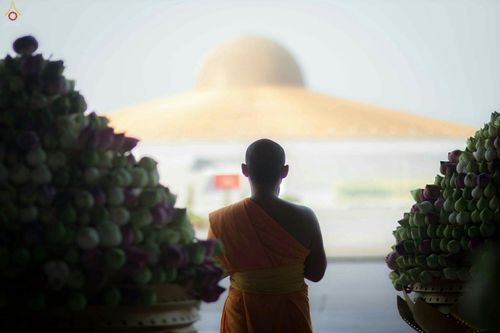 ภาพ No.27938:พิธีปิดแผ่นทองระฆังธรรม เข้าสู่ยุคชาวศิวิไลซ์และพิธีสวดธัมมจักกัปปวัตนสูตร