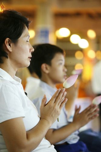 ภาพ No.27944:พิธีปิดแผ่นทองระฆังธรรม เข้าสู่ยุคชาวศิวิไลซ์และพิธีสวดธัมมจักกัปปวัตนสูตร