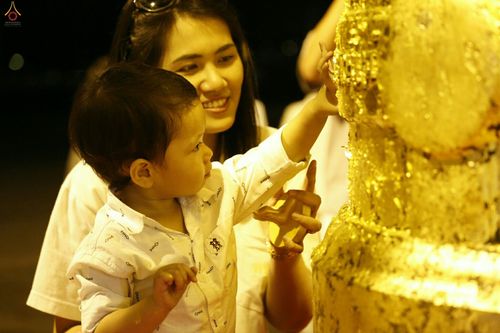 ภาพ No.27959:พิธีปิดแผ่นทองระฆังธรรม เข้าสู่ยุคชาวศิวิไลซ์และพิธีสวดธัมมจักกัปปวัตนสูตร