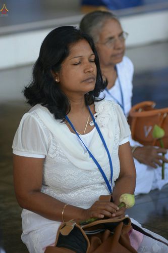 ภาพ No.27961:พิธีปิดแผ่นทองระฆังธรรม เข้าสู่ยุคชาวศิวิไลซ์และพิธีสวดธัมมจักกัปปวัตนสูตร