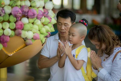 ภาพ No.27970:พิธีปิดแผ่นทองระฆังธรรม เข้าสู่ยุคชาวศิวิไลซ์และพิธีสวดธัมมจักกัปปวัตนสูตร