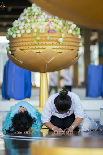 ภาพ No.27984:พิธีปิดแผ่นทองระฆังธรรม เข้าสู่ยุคชาวศิวิไลซ์และพิธีสวดธัมมจักกัปปวัตนสูตร