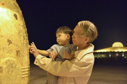 ภาพ No.27992:พิธีปิดแผ่นทองระฆังธรรม เข้าสู่ยุคชาวศิวิไลซ์และพิธีสวดธัมมจักกัปปวัตนสูตร