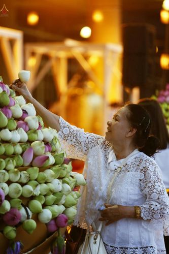 ภาพ No.27994:พิธีปิดแผ่นทองระฆังธรรม เข้าสู่ยุคชาวศิวิไลซ์และพิธีสวดธัมมจักกัปปวัตนสูตร