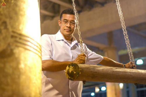 ภาพ No.27997:พิธีปิดแผ่นทองระฆังธรรม เข้าสู่ยุคชาวศิวิไลซ์และพิธีสวดธัมมจักกัปปวัตนสูตร