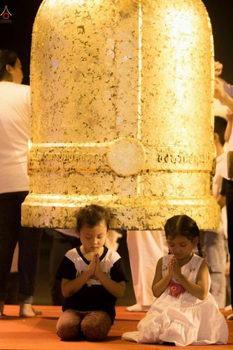 ภาพ No.28017:พิธีปิดแผ่นทองระฆังธรรม เข้าสู่ยุคชาวศิวิไลซ์และพิธีสวดธัมมจักกัปปวัตนสูตร