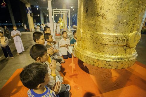 ภาพ No.28031:พิธีปิดแผ่นทองระฆังธรรม เข้าสู่ยุคชาวศิวิไลซ์และพิธีสวดธัมมจักกัปปวัตนสูตร