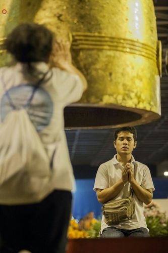 ภาพ No.28042:พิธีปิดแผ่นทองระฆังธรรม เข้าสู่ยุคชาวศิวิไลซ์และพิธีสวดธัมมจักกัปปวัตนสูตร