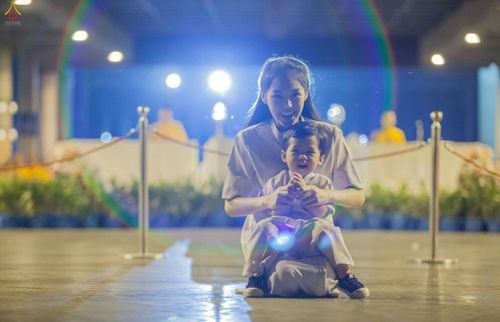 ภาพ No.28044:พิธีปิดแผ่นทองระฆังธรรม เข้าสู่ยุคชาวศิวิไลซ์และพิธีสวดธัมมจักกัปปวัตนสูตร