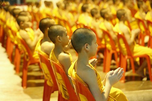 ภาพ No.28045:พิธีปิดแผ่นทองระฆังธรรม เข้าสู่ยุคชาวศิวิไลซ์และพิธีสวดธัมมจักกัปปวัตนสูตร