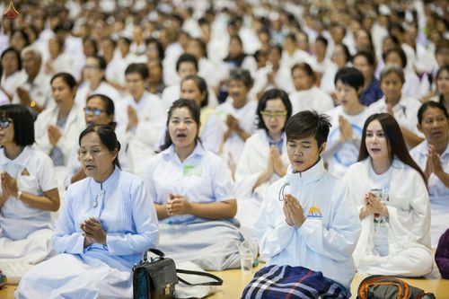 ภาพ No.28050:พิธีปิดแผ่นทองระฆังธรรม เข้าสู่ยุคชาวศิวิไลซ์และพิธีสวดธัมมจักกัปปวัตนสูตร