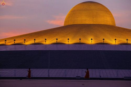 ภาพ No.28080:พิธีปิดแผ่นทองระฆังธรรม เข้าสู่ยุคชาวศิวิไลซ์และพิธีสวดธัมมจักกัปปวัตนสูตร