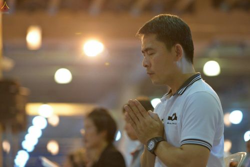 ภาพ No.28099:พิธีปิดแผ่นทองระฆังธรรม เข้าสู่ยุคชาวศิวิไลซ์ และพิธีสวดธัมมจักกัปปวัตนสูตร มุ่งสู่ความสำเร็จ ๑๒,๓๔๕,๖๗๘ จบ