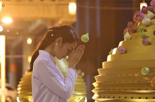 ภาพ No.28107:พิธีปิดแผ่นทองระฆังธรรม เข้าสู่ยุคชาวศิวิไลซ์ และพิธีสวดธัมมจักกัปปวัตนสูตร มุ่งสู่ความสำเร็จ ๑๒,๓๔๕,๖๗๘ จบ