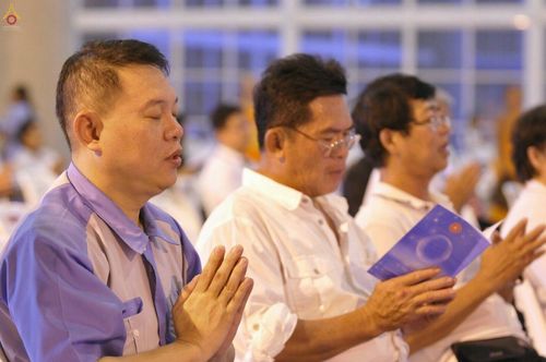 ภาพ No.28108:พิธีปิดแผ่นทองระฆังธรรม เข้าสู่ยุคชาวศิวิไลซ์ และพิธีสวดธัมมจักกัปปวัตนสูตร มุ่งสู่ความสำเร็จ ๑๒,๓๔๕,๖๗๘ จบ