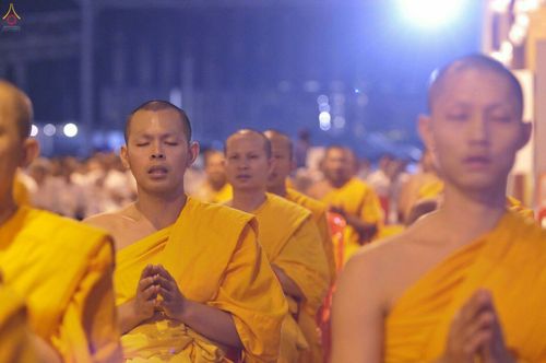 ภาพ No.28115:พิธีปิดแผ่นทองระฆังธรรม เข้าสู่ยุคชาวศิวิไลซ์ และพิธีสวดธัมมจักกัปปวัตนสูตร มุ่งสู่ความสำเร็จ ๑๒,๓๔๕,๖๗๘ จบ