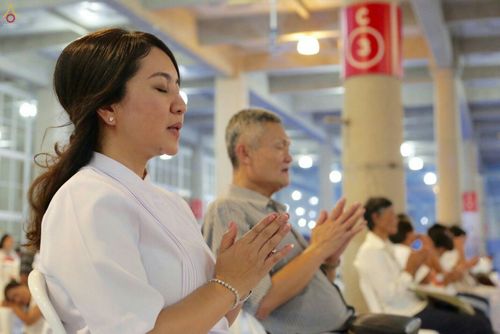 ภาพ No.28121:พิธีปิดแผ่นทองระฆังธรรม เข้าสู่ยุคชาวศิวิไลซ์ และพิธีสวดธัมมจักกัปปวัตนสูตร มุ่งสู่ความสำเร็จ ๑๒,๓๔๕,๖๗๘ จบ